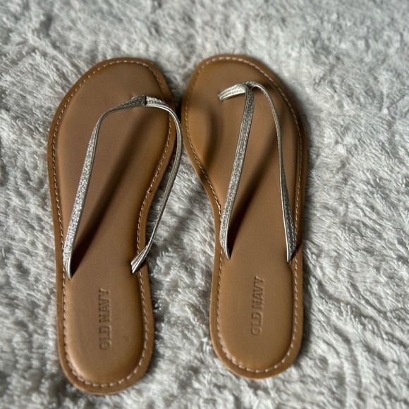 Old Navy Flip Flop sandals - Picture 3 of 5